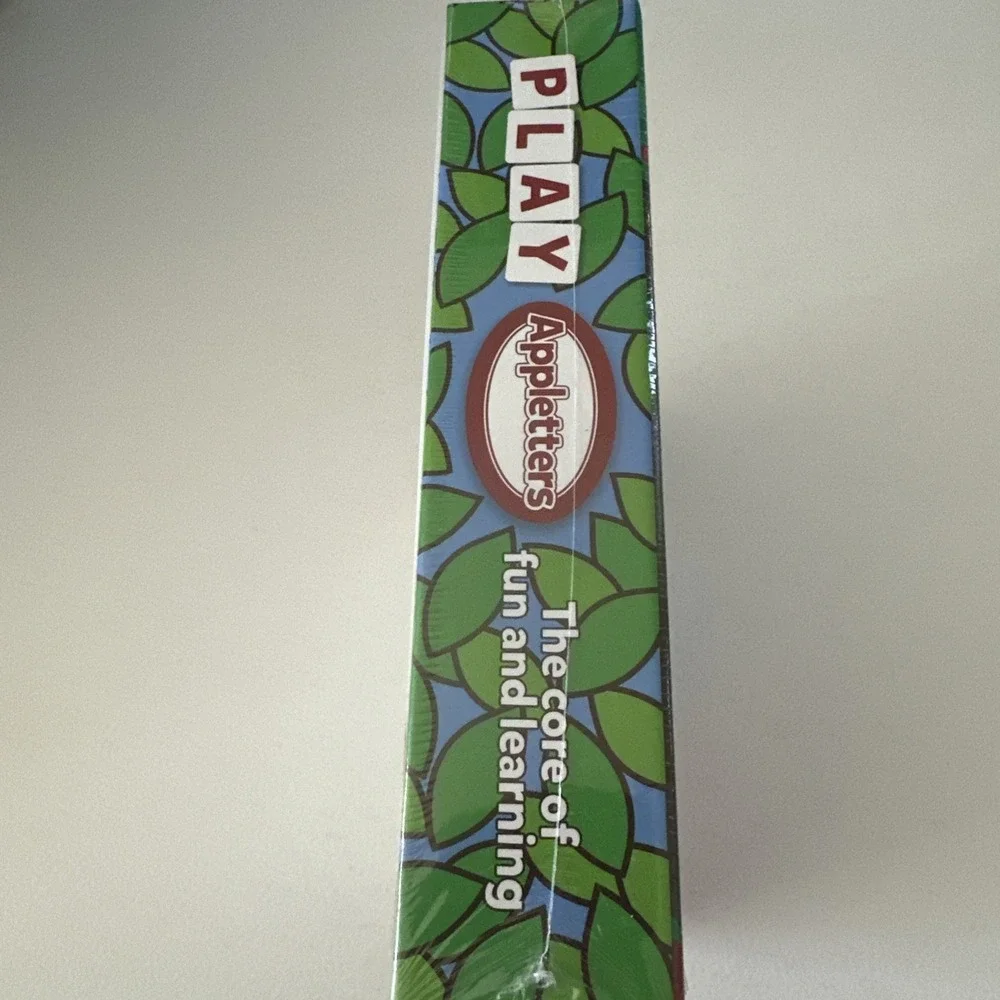 Appleletters Build a Word Worm Game by Bananagrams‎ Educational Family Game